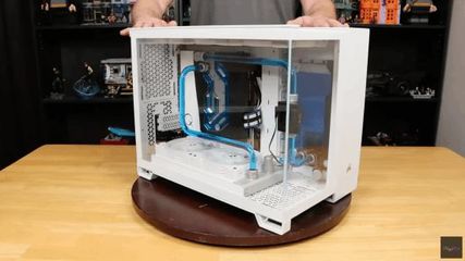 国外厂商打造水冷版PS5:体型直接变电脑主机!